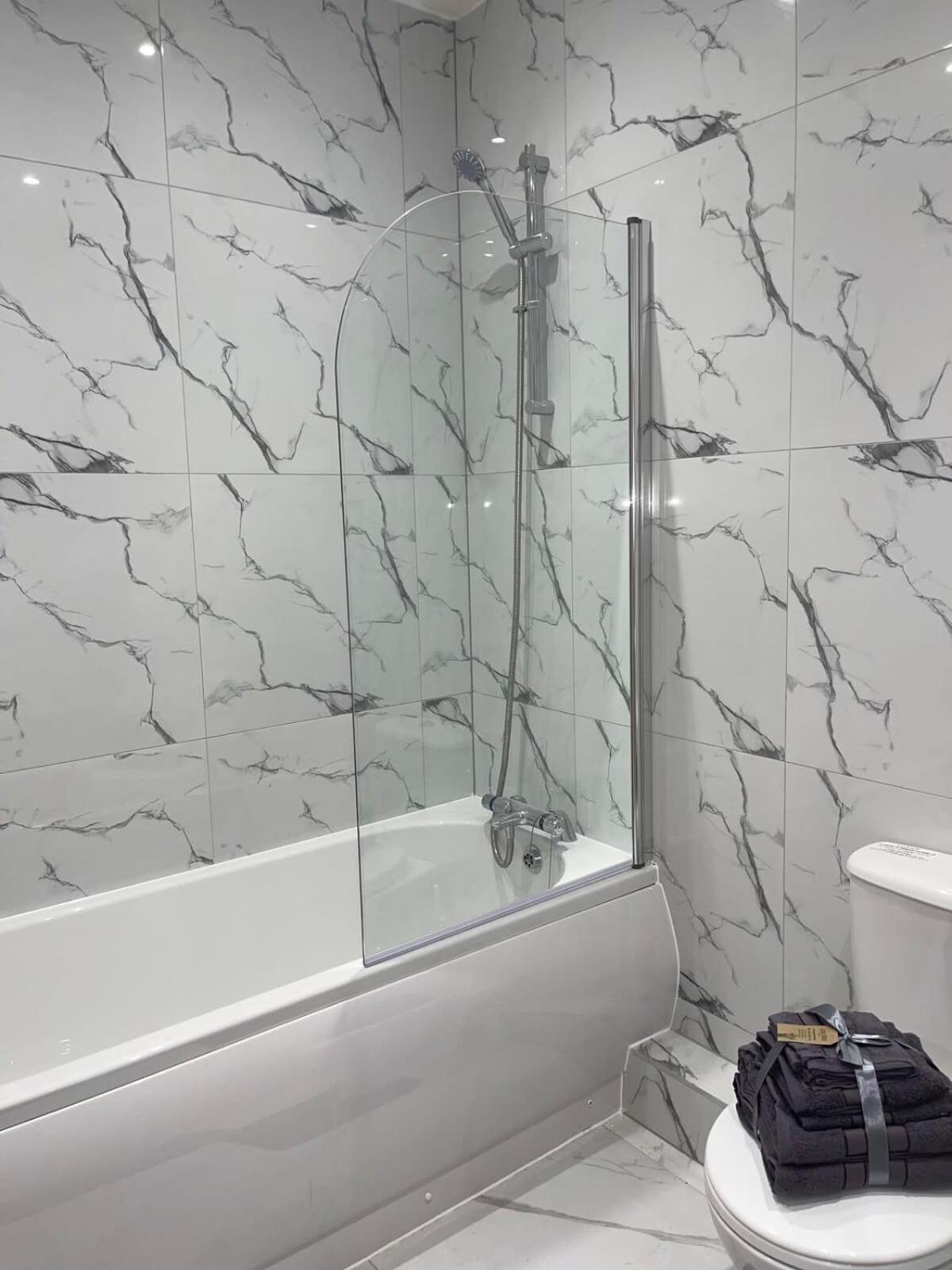 2 Bedroom Apartment - Flitwick - Contractor Friendly - Tourist Ready - Full Kitchen - Wifi - Smart Tv - Sofa Bed - Free Parking - Ideal For Short Or Long Stays Exterior photo