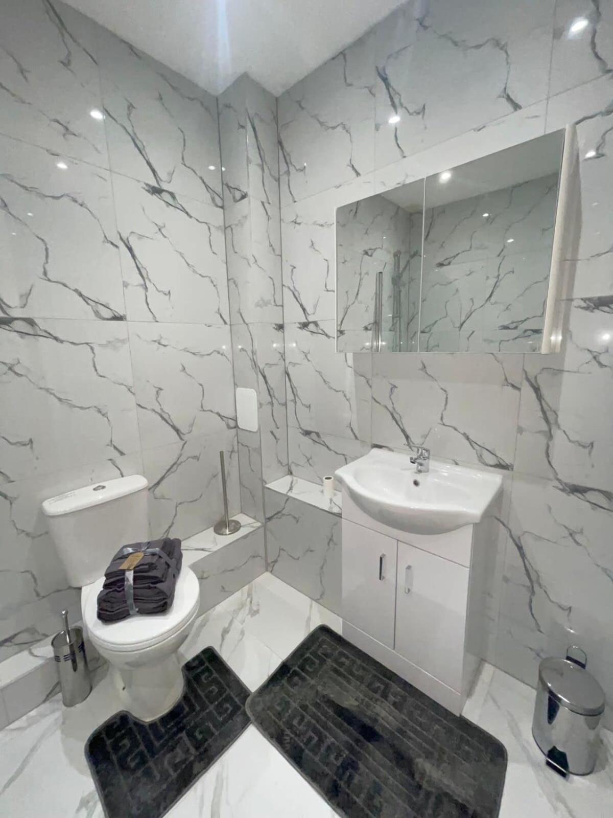 2 Bedroom Apartment - Flitwick - Contractor Friendly - Tourist Ready - Full Kitchen - Wifi - Smart Tv - Sofa Bed - Free Parking - Ideal For Short Or Long Stays Exterior photo