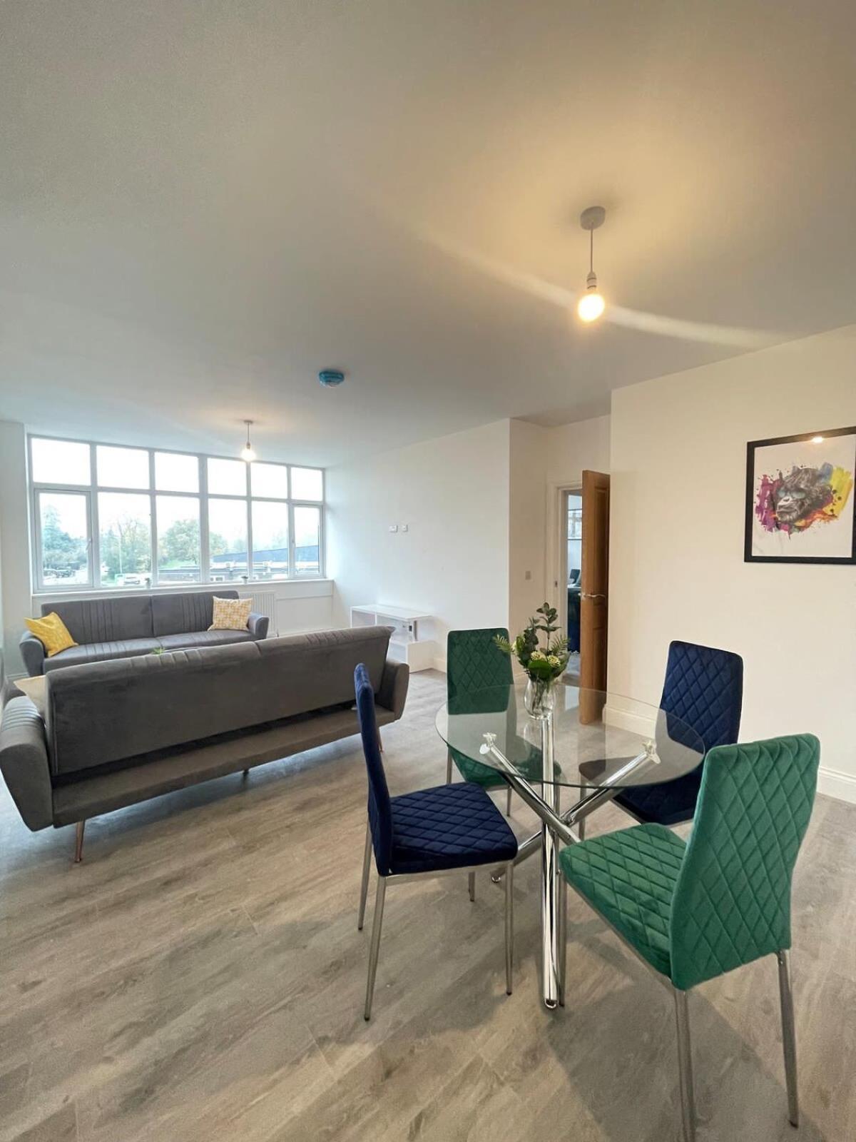 2 Bedroom Apartment - Flitwick - Contractor Friendly - Tourist Ready - Full Kitchen - Wifi - Smart Tv - Sofa Bed - Free Parking - Ideal For Short Or Long Stays Exterior photo