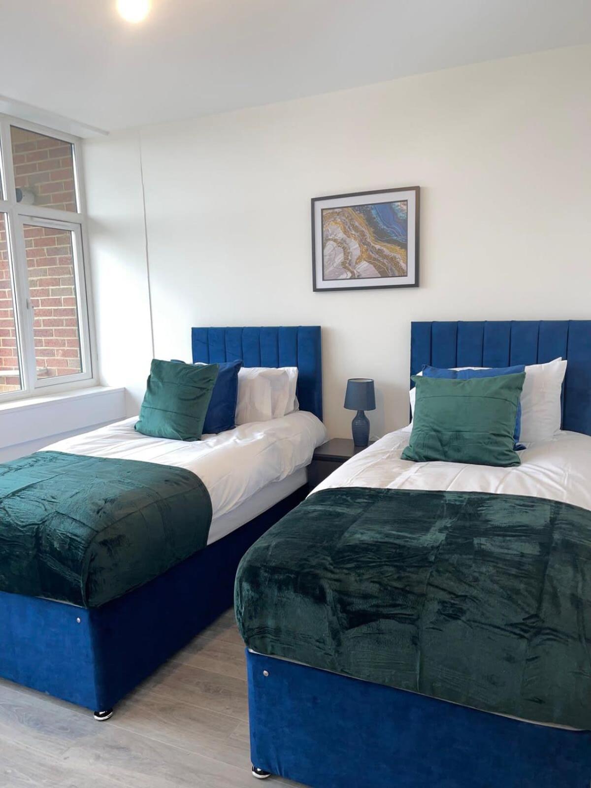 2 Bedroom Apartment - Flitwick - Contractor Friendly - Tourist Ready - Full Kitchen - Wifi - Smart Tv - Sofa Bed - Free Parking - Ideal For Short Or Long Stays Exterior photo