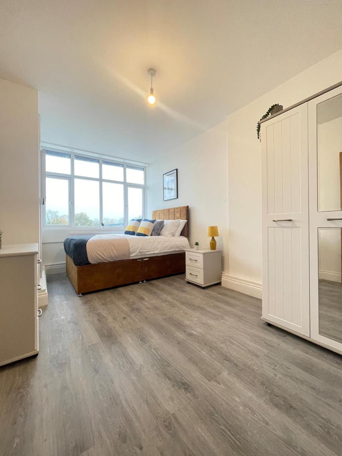 2 Bedroom Apartment - Flitwick - Contractor Friendly - Tourist Ready - Full Kitchen - Wifi - Smart Tv - Sofa Bed - Free Parking - Ideal For Short Or Long Stays Exterior photo