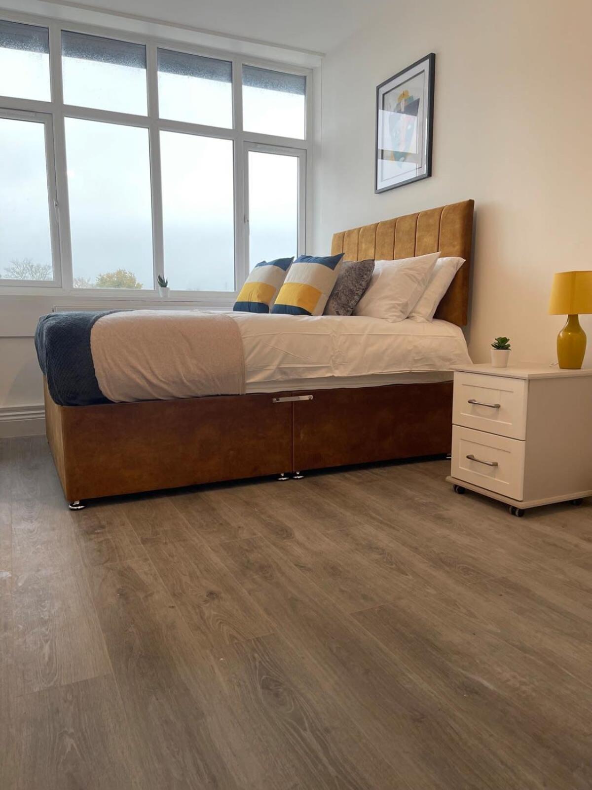2 Bedroom Apartment - Flitwick - Contractor Friendly - Tourist Ready - Full Kitchen - Wifi - Smart Tv - Sofa Bed - Free Parking - Ideal For Short Or Long Stays Exterior photo